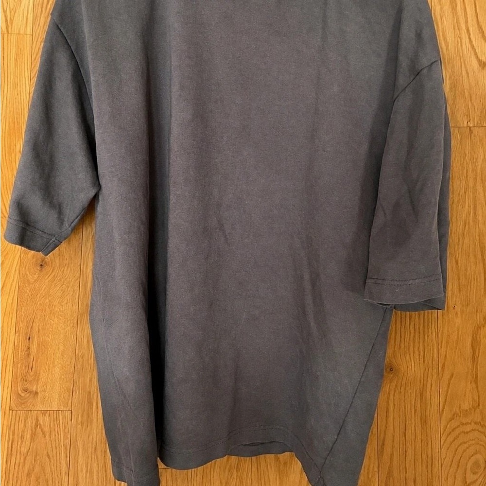 Uniqlo Men's Short-Sleeve Tee - Charcoal Gray